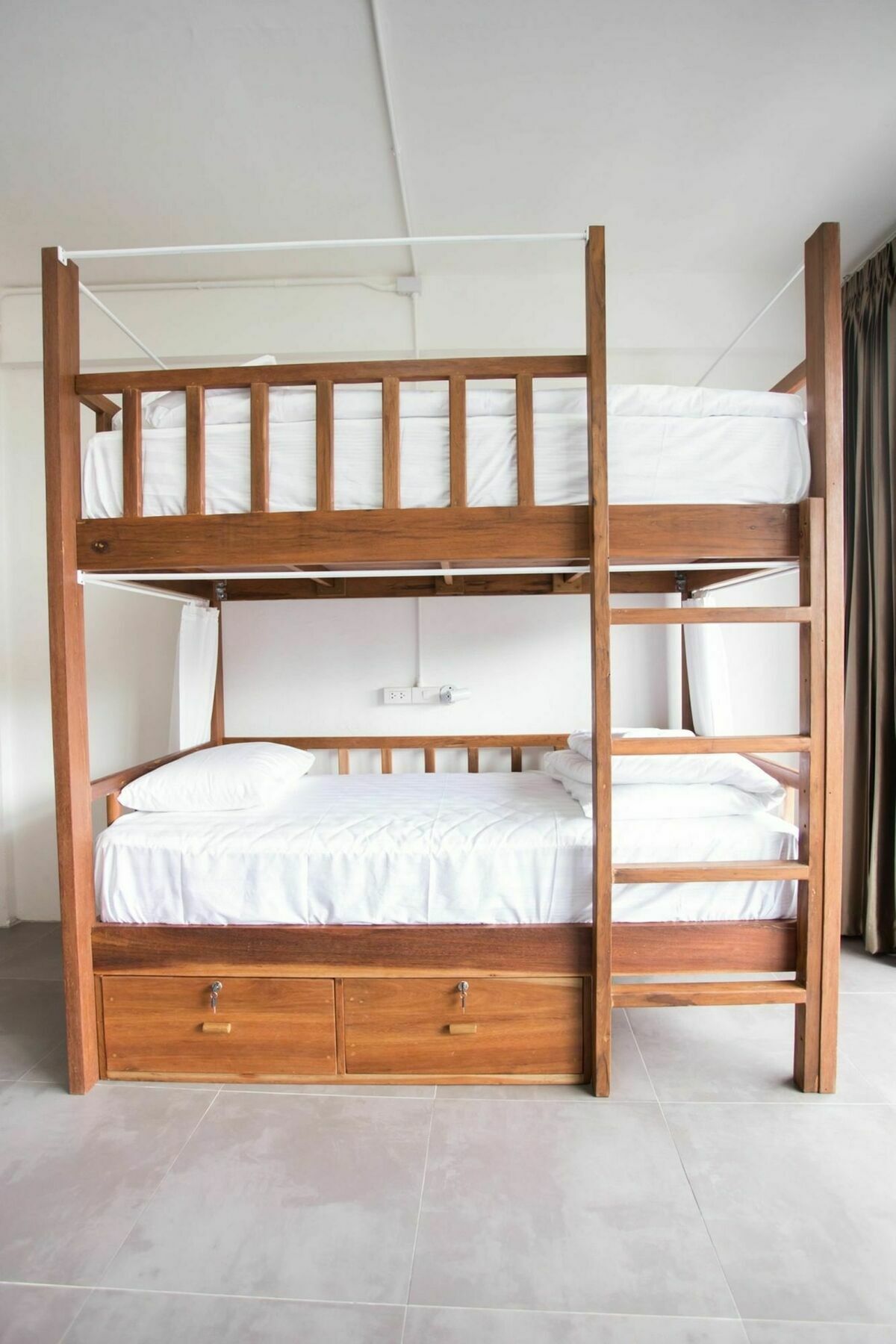 Yha Thapae Station Hostel Chiang Mai Ngoại thất bức ảnh