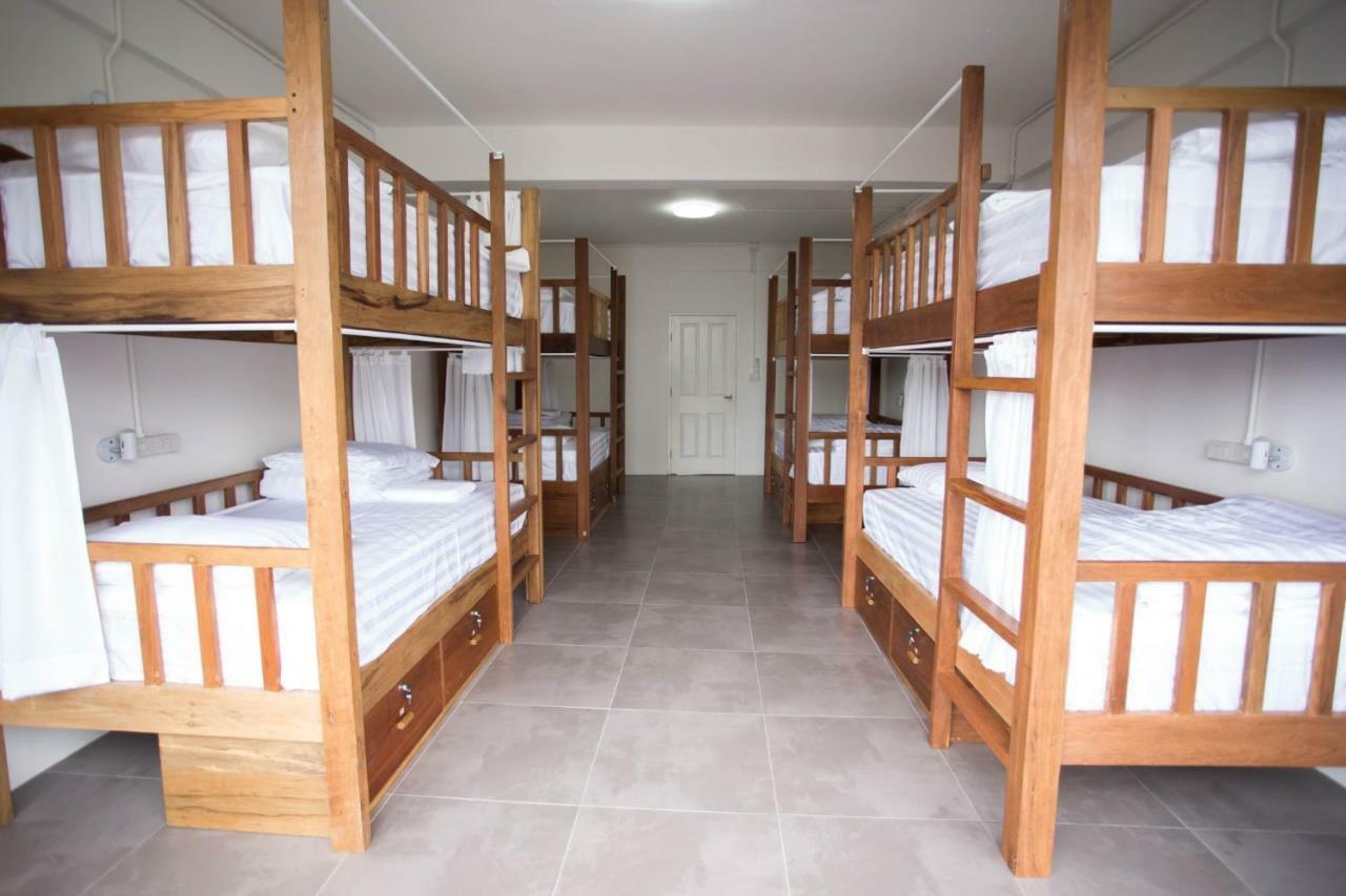 Yha Thapae Station Hostel Chiang Mai Ngoại thất bức ảnh