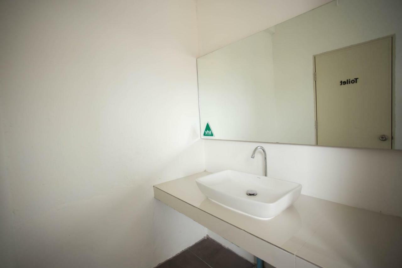 Yha Thapae Station Hostel Chiang Mai Ngoại thất bức ảnh